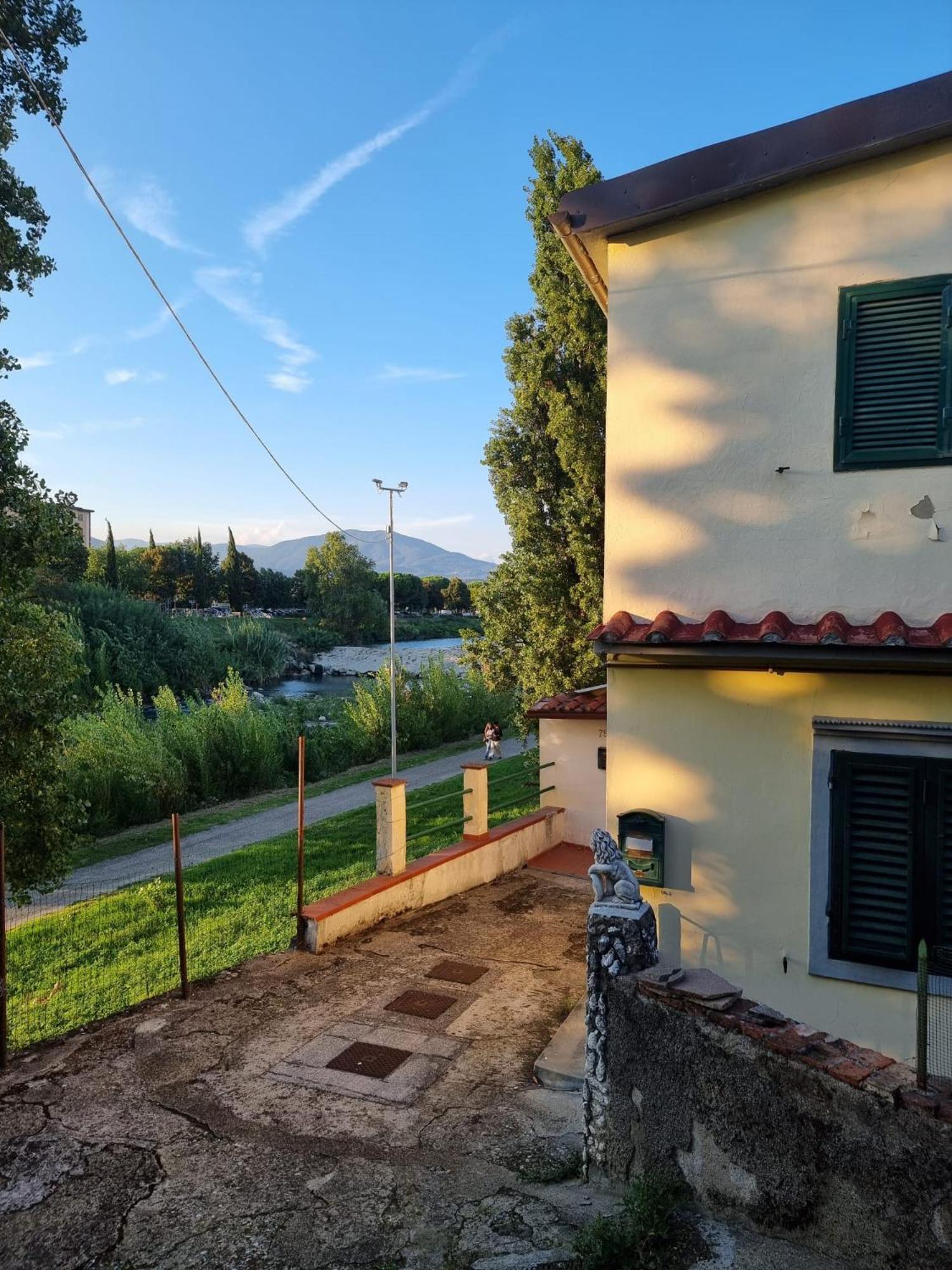 La Casina Sul Fiume Apartment Prato  Luaran gambar
